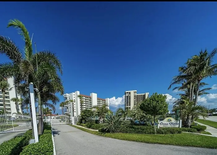 Beach Front Condo With Breathtaking Views